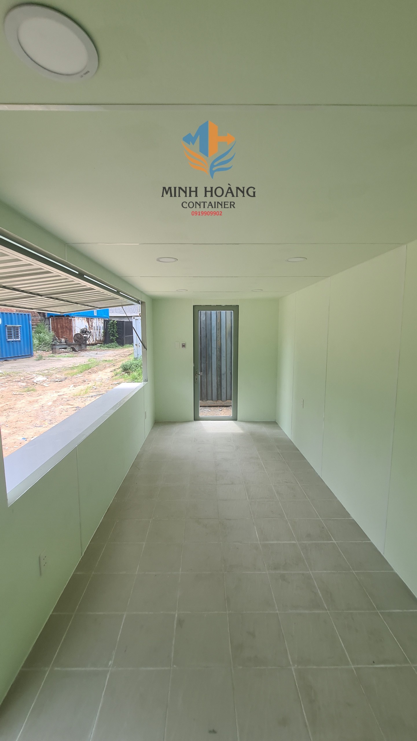 Container cafe 20 feet xanh pastel sang xịn mịn dạng cửa kính tạo không gian mở rộng rãi thoáng mát